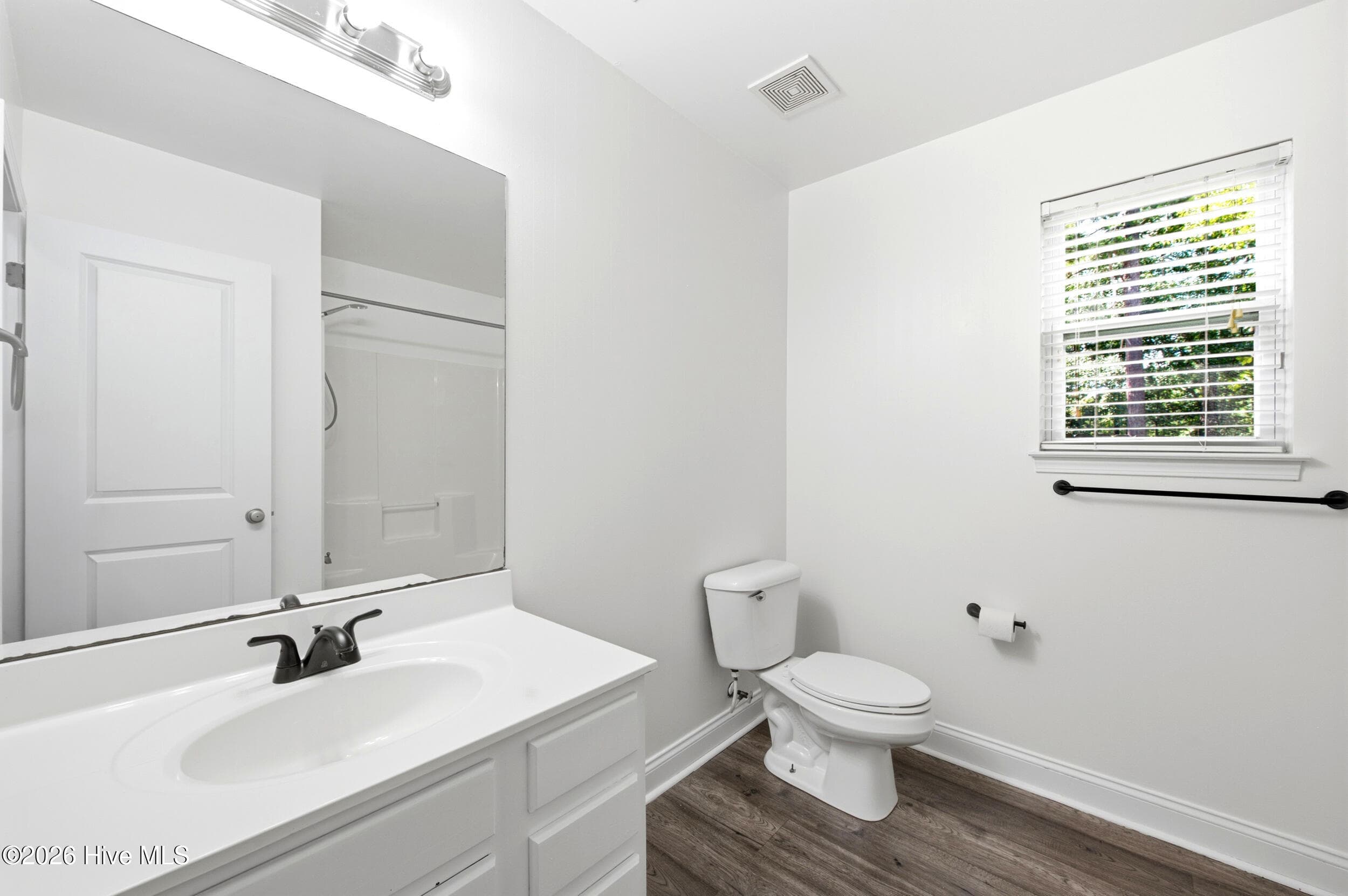 Guest Bathroom - 122 Pond View Circle, Hampstead, NC 28443