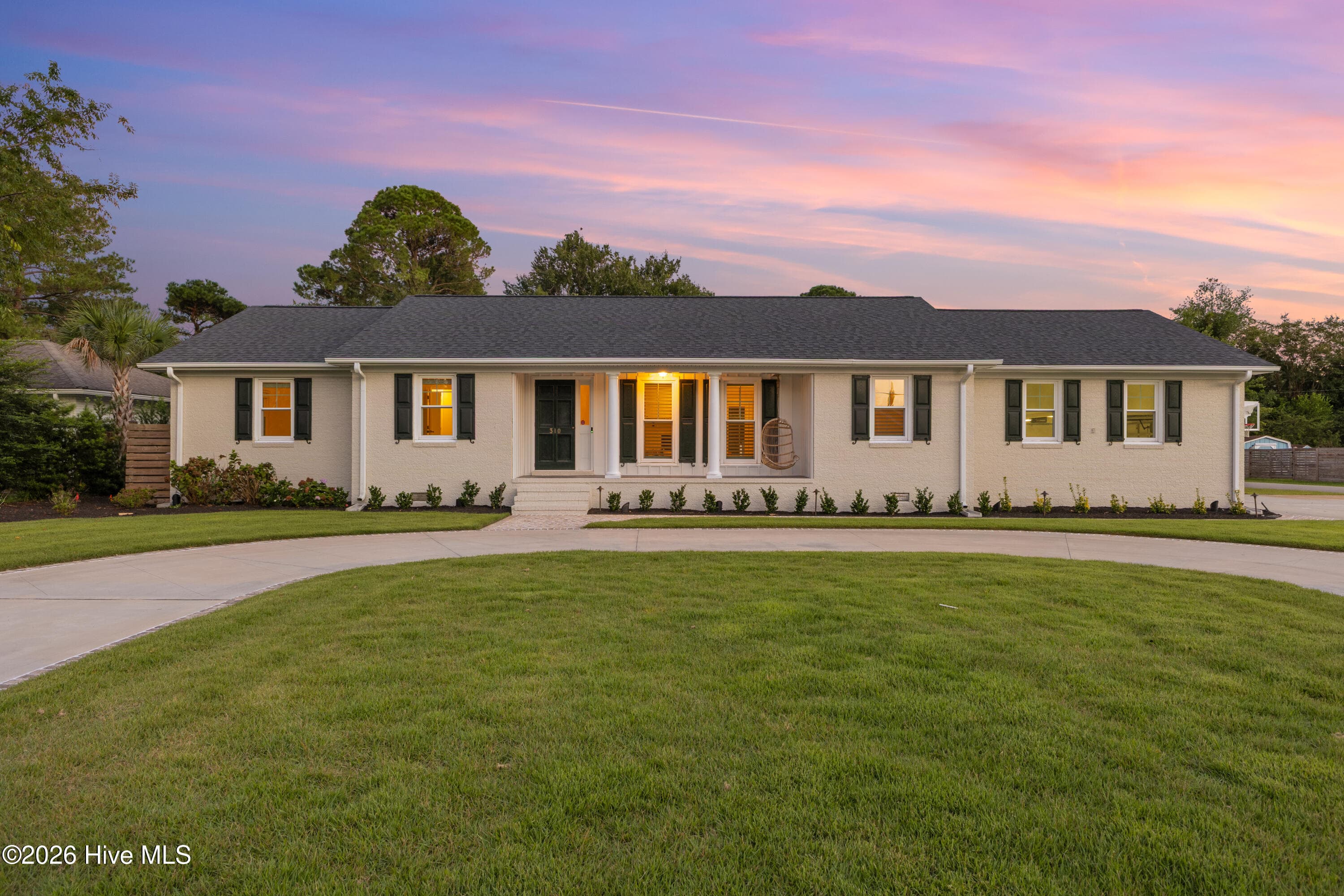 Single Family Residence at 310 Bretonshire Road, Wilmington, NC 28405, photo 8 of 74