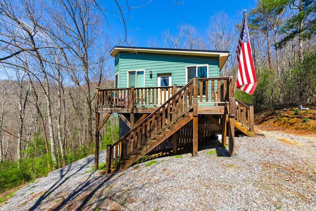 Single Family Residence at 285 Peachtree Mtn Est Road, Murphy, NC 28906, photo 6 of 82