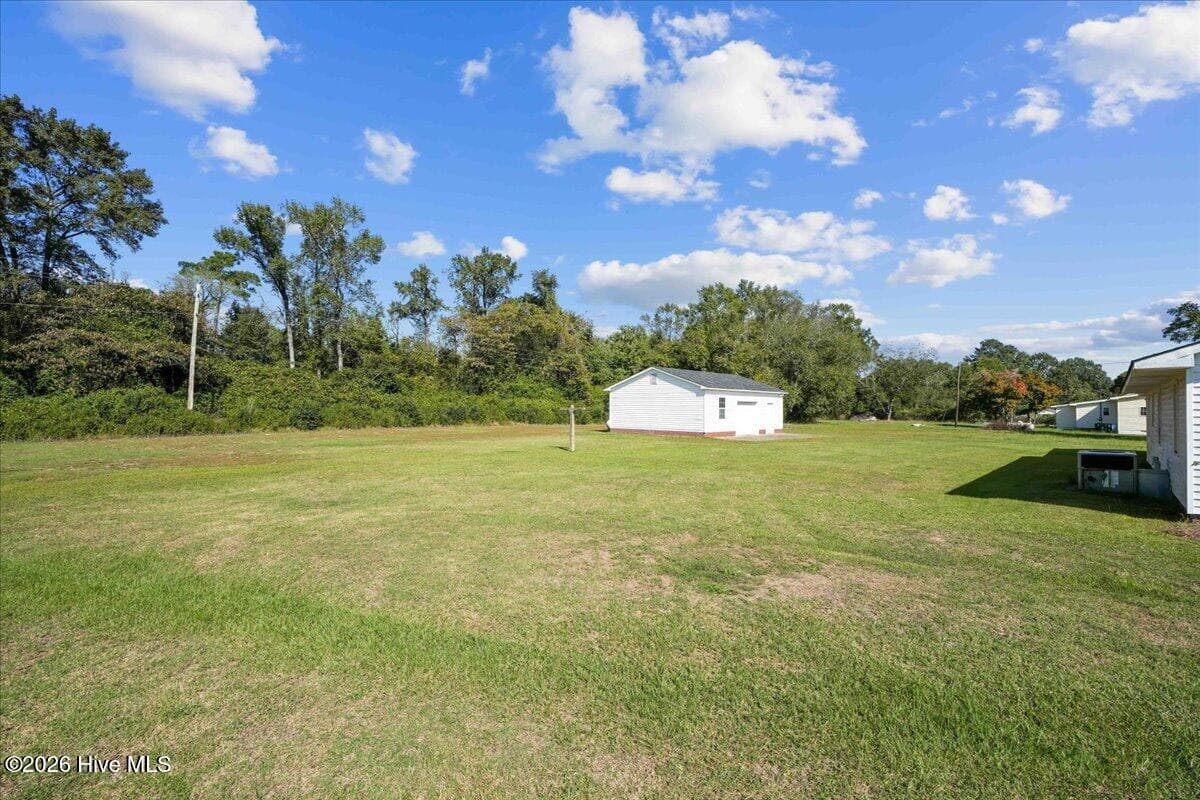 Single Family Residence at 606 Darden Drive, Kinston, NC 28504, photo 6 of 33