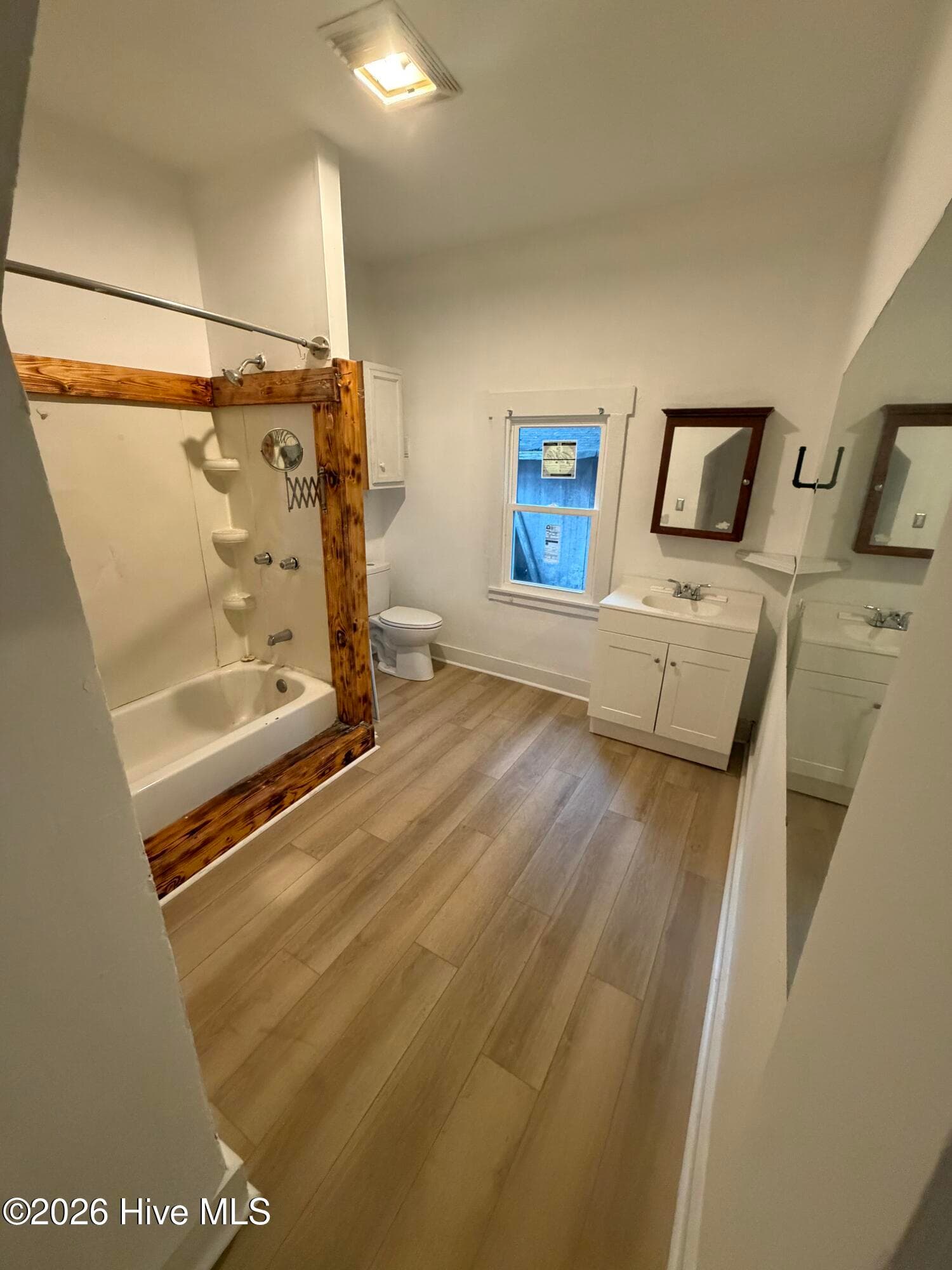 Single Family Residence at 317 Queen Street, Wilmington, NC 28401, photo 8 of 14