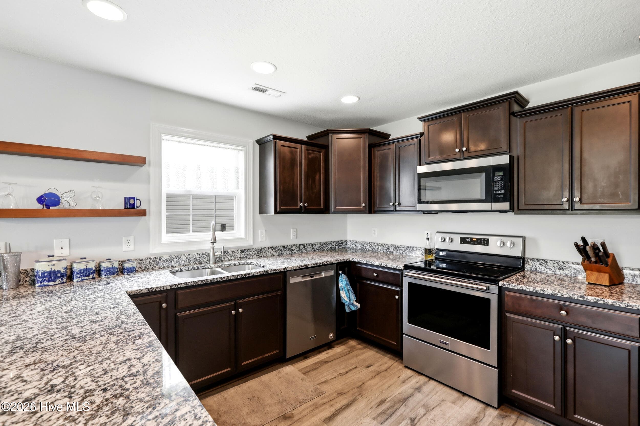 Single Family Residence at 306 Wood House Drive, Jacksonville, NC 28546, photo 17 of 56