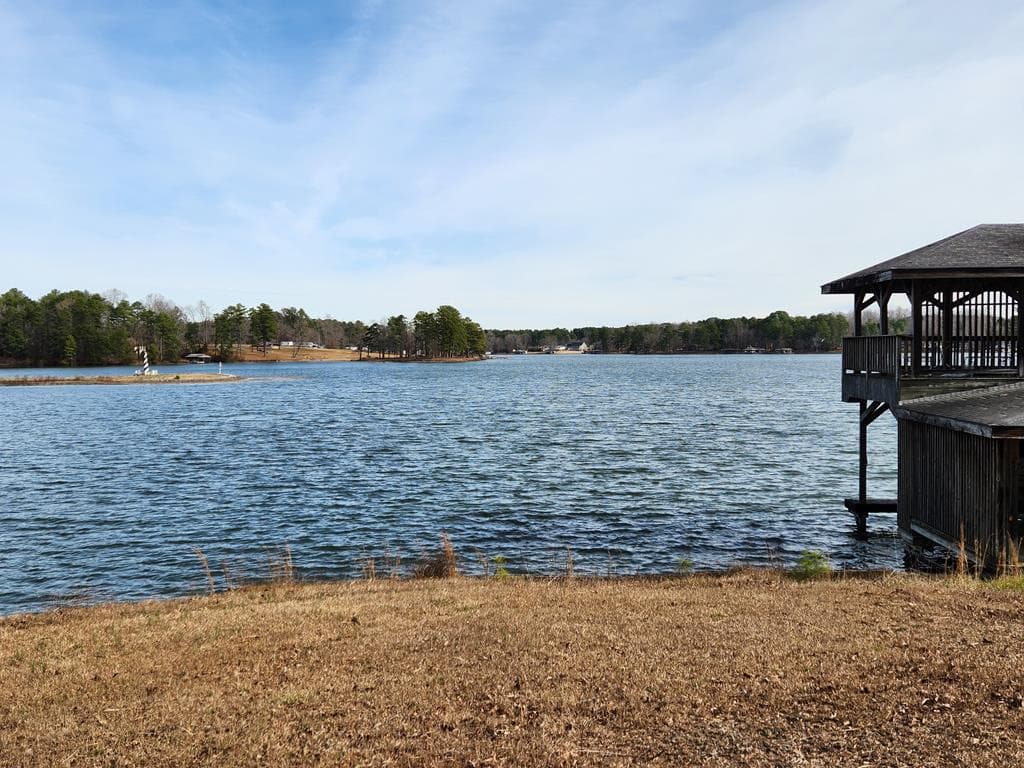 127 Oaktree Dr, Henrico NC 27842
