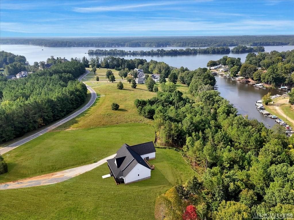 880 Starboard Drive, Bracey VA 23919 photo 2