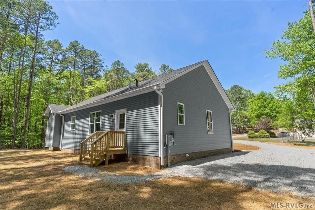 Residential/Vacation at 141 Jamestown Lane, Bracey VA 23919, Bracey, photo 5 of 44