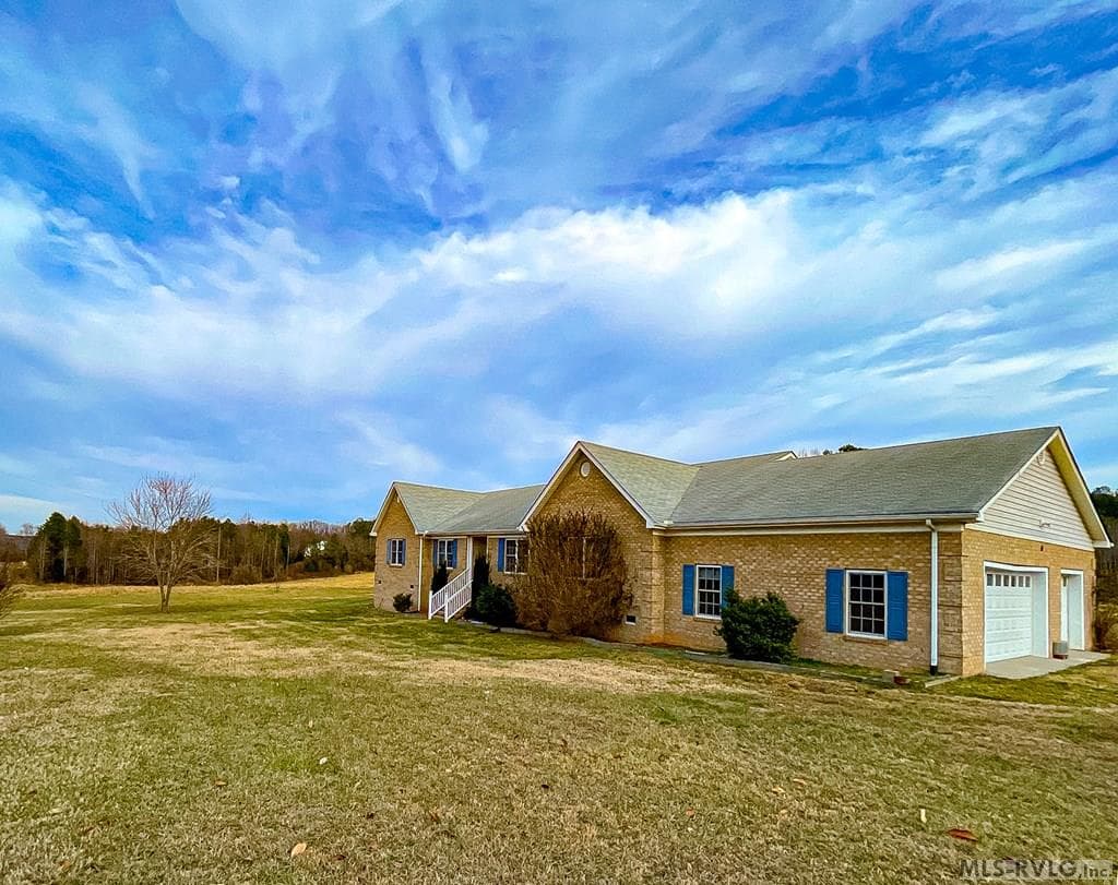 59 Taylor Farms Rd, Kenbridge VA 23944 photo 4