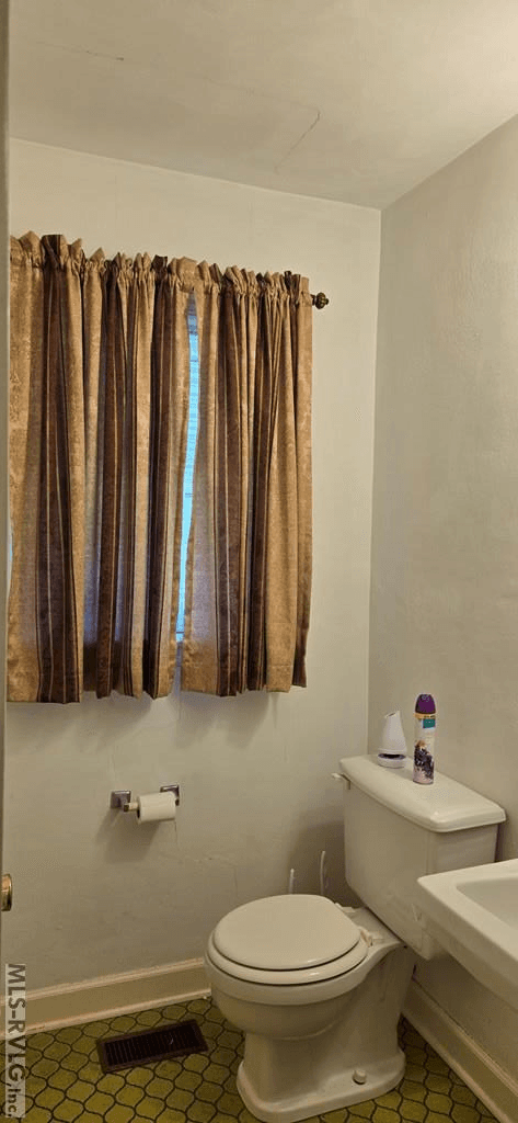 Mens Room