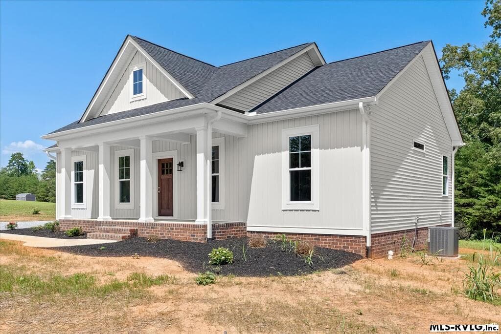1214 Lloyds Mill Rd, Clover VA 24534 photo 3