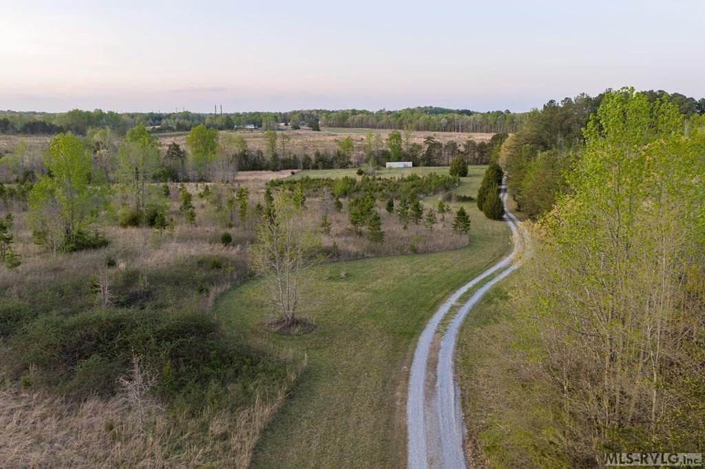 1895 Cemetery Rd, Chase City VA 23924