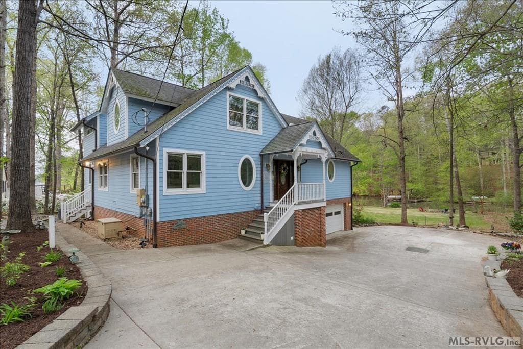 636 Beechwood, Bracey VA 23919