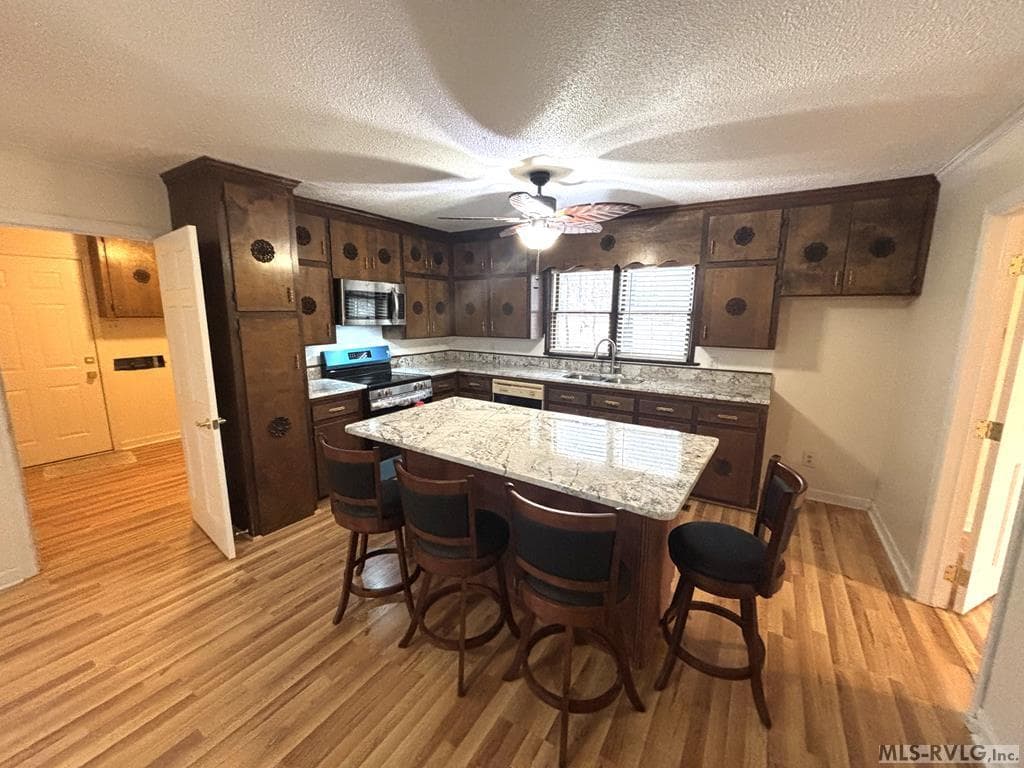 215 Lakeview Drive, Roanoke Rapids NC 27870 photo 3