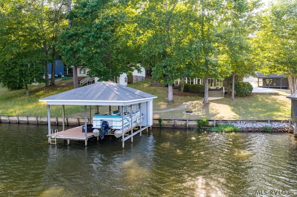 Great Waterfront Living