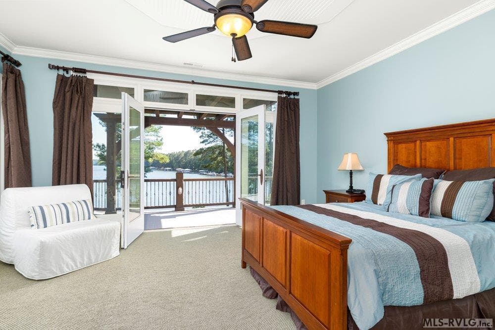 Upper Level Lake Side Bedroom, A perfect retreat for guest with a view of Lake Gaston - 381 West Bend Dr., Gasburg VA 23857, Gasburg