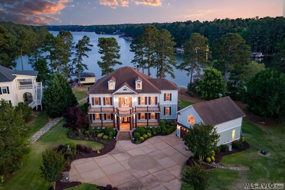 381 West Bend Drive, Welcome Home to Lake Gaston - 381 West Bend Dr., Gasburg VA 23857, Gasburg