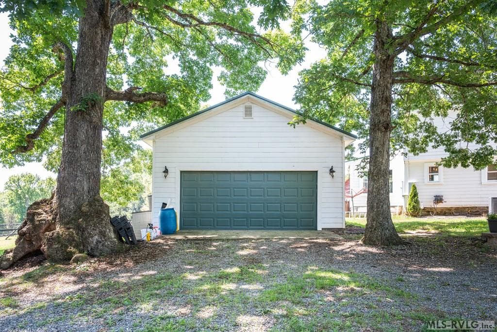 9366 Skipwith Rd, Chase City VA 23924 photo 8