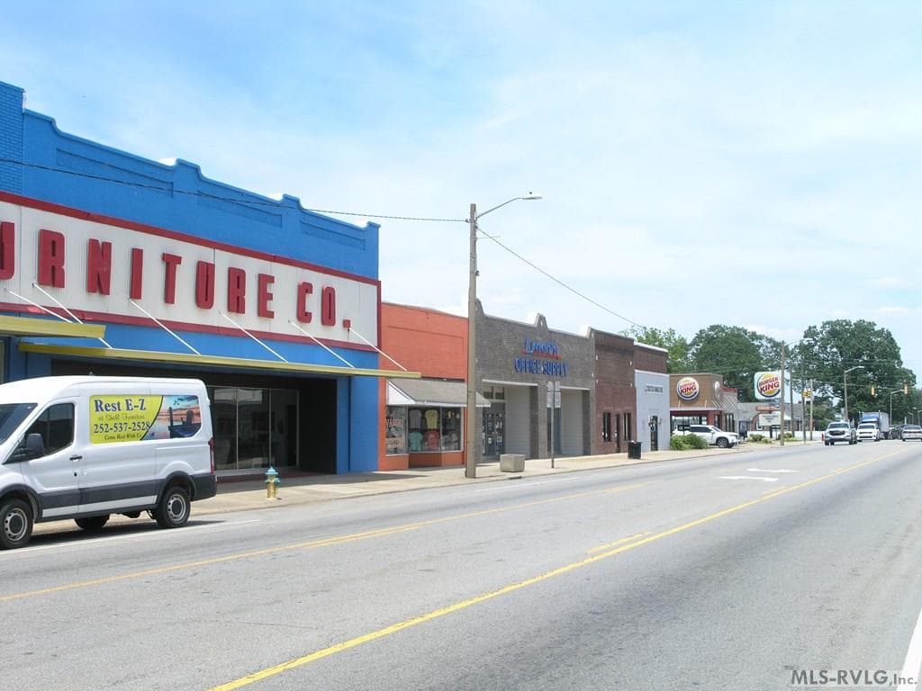 923 Roanoke Avenue, Roanoke Rapids NC 27870 photo 12