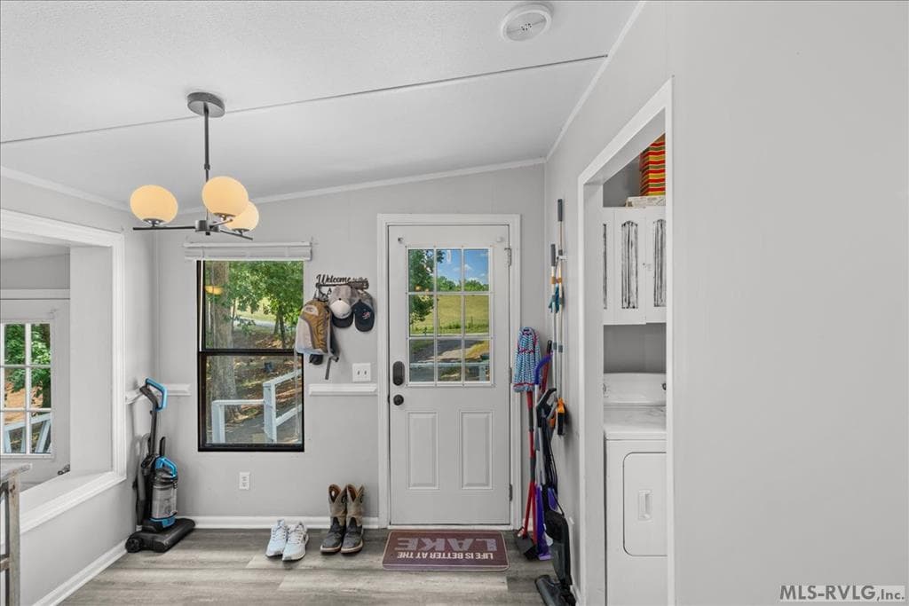 Entry Way adjacent to the kitchen