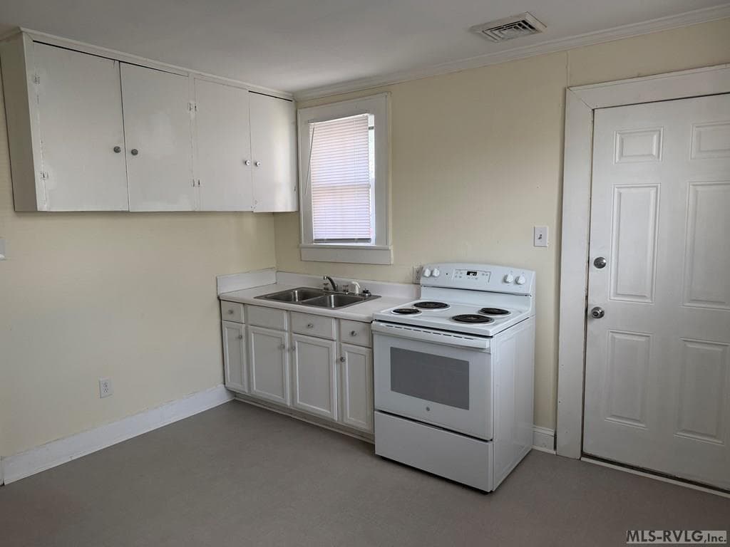 209 E 10th Street, Roanoke Rapids NC 27870 photo 3