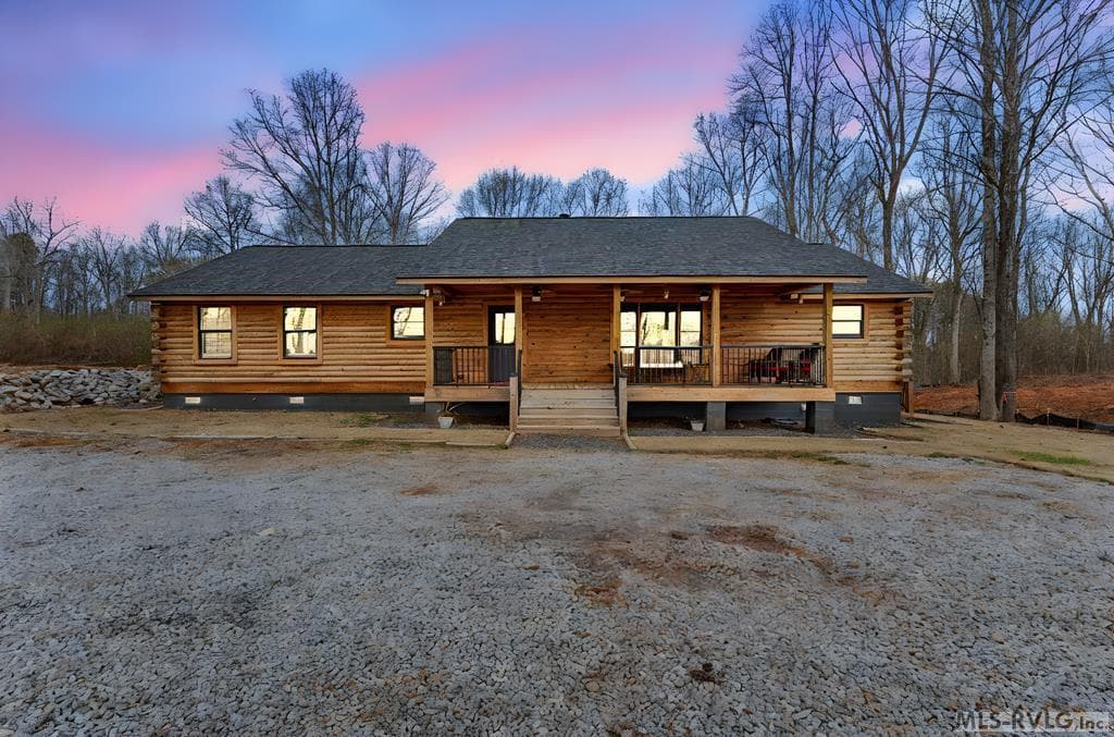594 Ferry Landing Drive, Boydton VA 23917