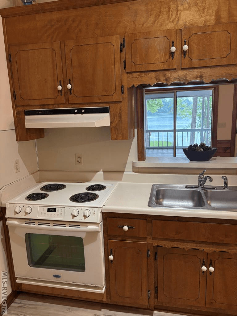 192 Watermans Dr, Gasburg VA 23857 photo 8