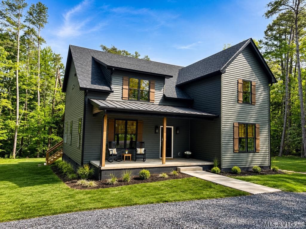 281 Powhatan Road, Clarksville VA 23927