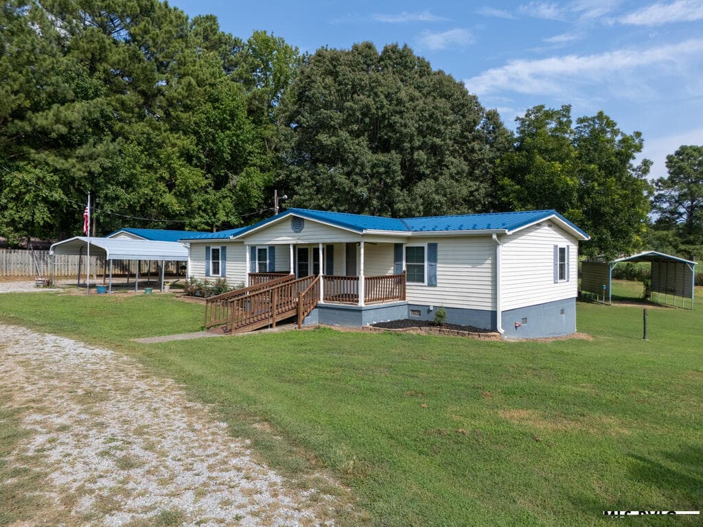 3945 Plank Rd, South Hill VA 23970