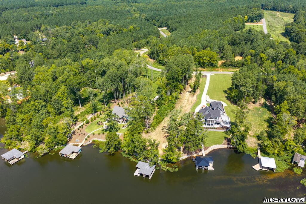 High end homes on either side - Lot 27 Waterlyn Dr., Ebony VA 23845, Ebony