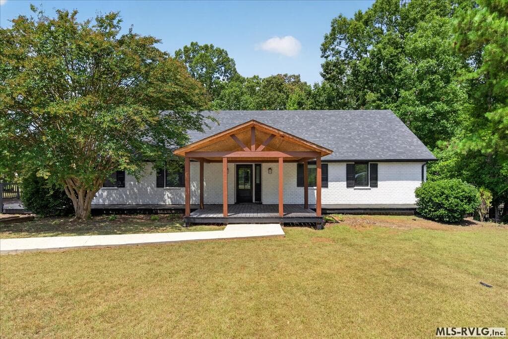 103 Landfall Court, Roanoke Rapids NC 27870