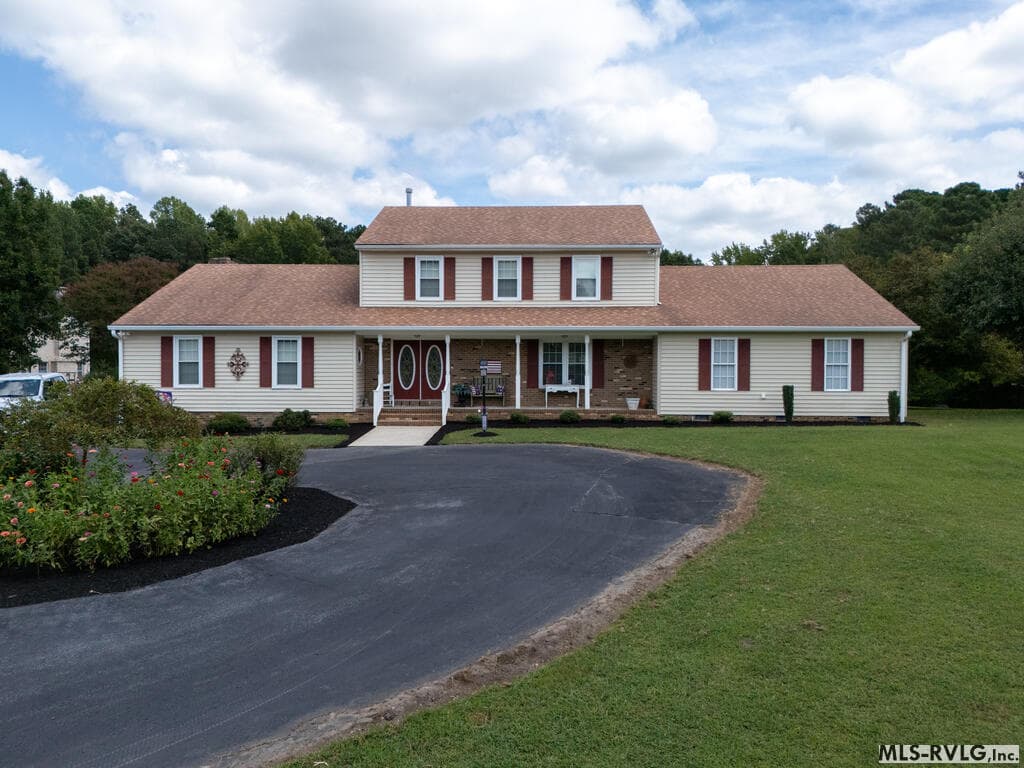 904 Forest Ln, South Hill VA 23970
