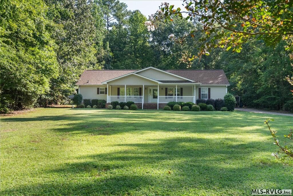 Modular-Off Frame,Residential/Vacation at 124 Lakeview Drive, Bracey VA 23919, Bracey, photo 2 of 41