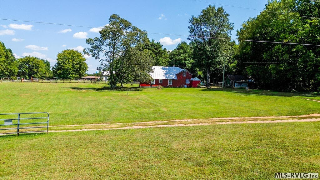 Residential/Vacation at 652 Bailey Dr, Chase City VA 23924, Chase City, photo 38 of 46