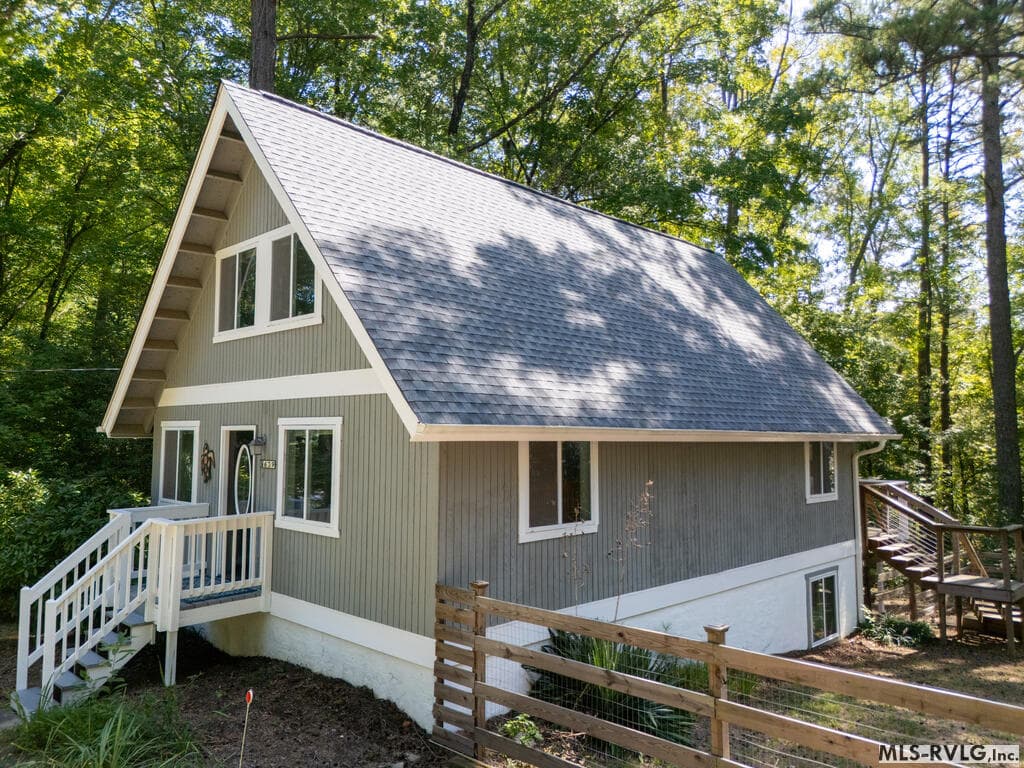 Residential/Vacation at 639 Holly Grove Ln, Bracey VA 23919, Bracey, photo 20 of 40