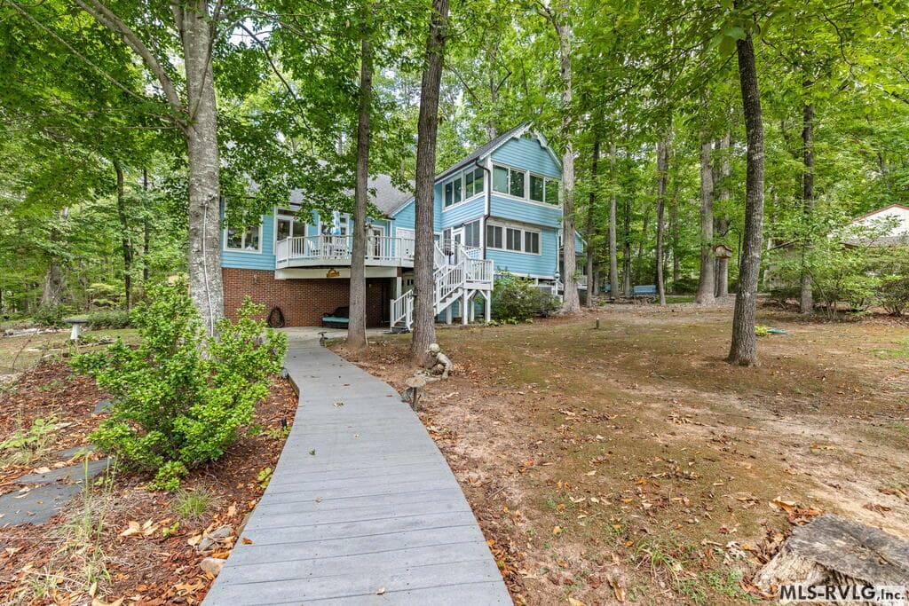 636 Beechwood Drive, Bracey VA 23919