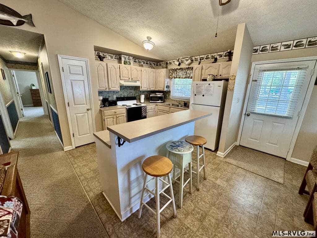 Residential/Vacation at 994 Strawberry Lane, Buffalo Junction VA 24529, Buffalo Junction, photo 5 of 35