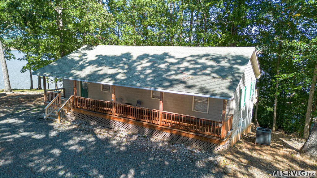 Residential/Vacation at 994 Strawberry Lane, Buffalo Junction VA 24529, Buffalo Junction, photo 30 of 35