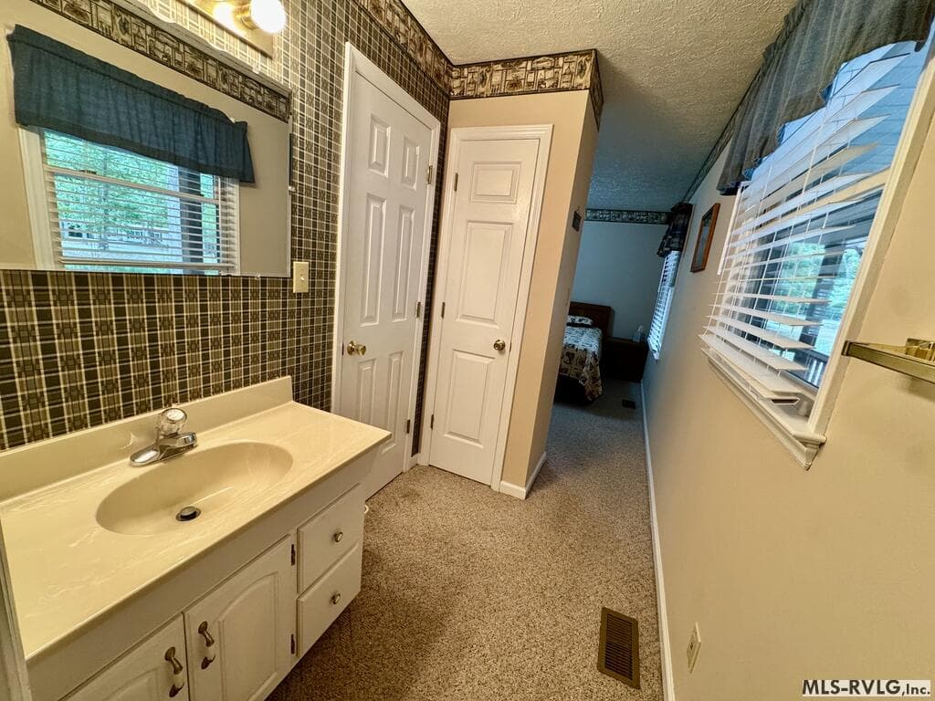 Residential/Vacation at 994 Strawberry Lane, Buffalo Junction VA 24529, Buffalo Junction, photo 14 of 35