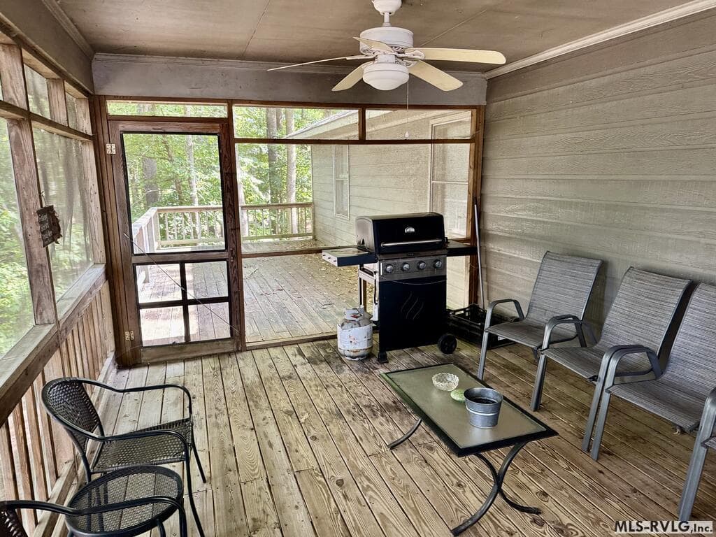 Residential/Vacation at 994 Strawberry Lane, Buffalo Junction VA 24529, Buffalo Junction, photo 18 of 35