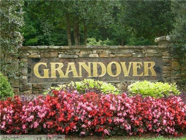 Single Family Residence at 9 Dovercrest Court, Greensboro NC 27407, photo 2 of 8