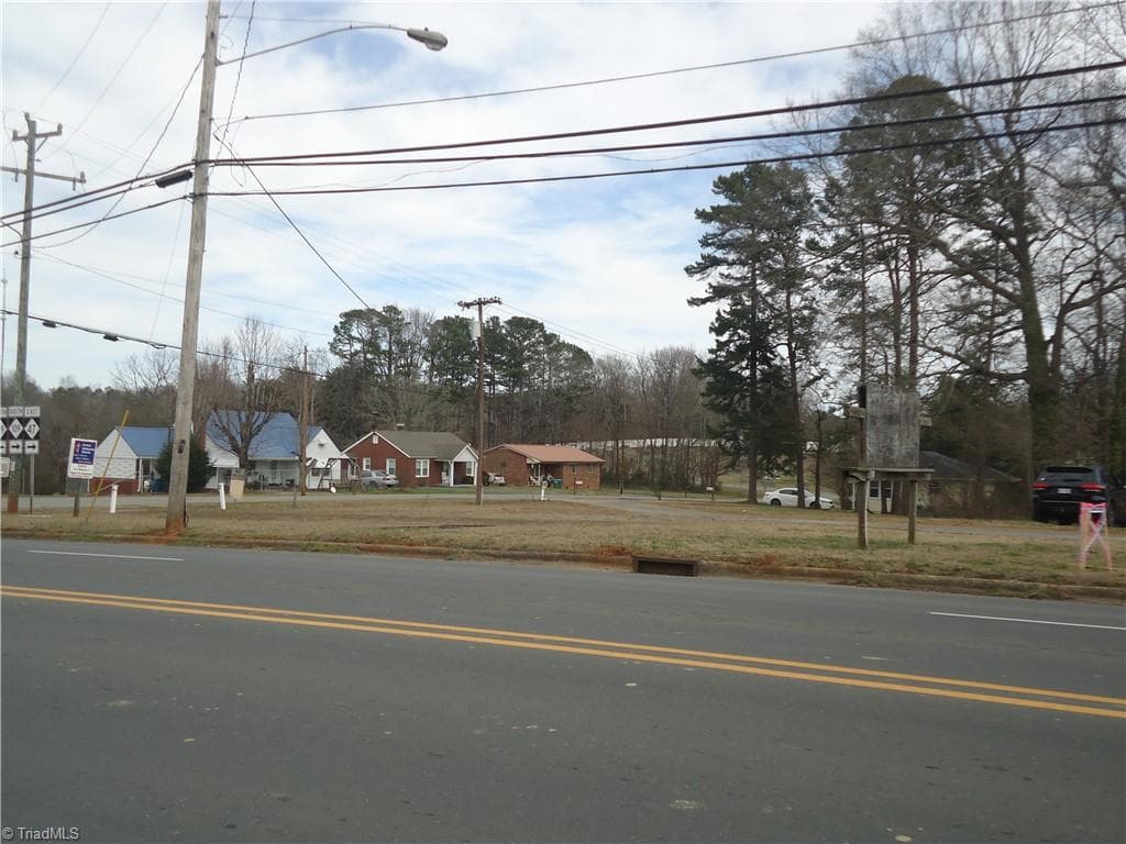 Retail at 17871 S NC Highway 109, Denton NC 27239, photo 3 of 9