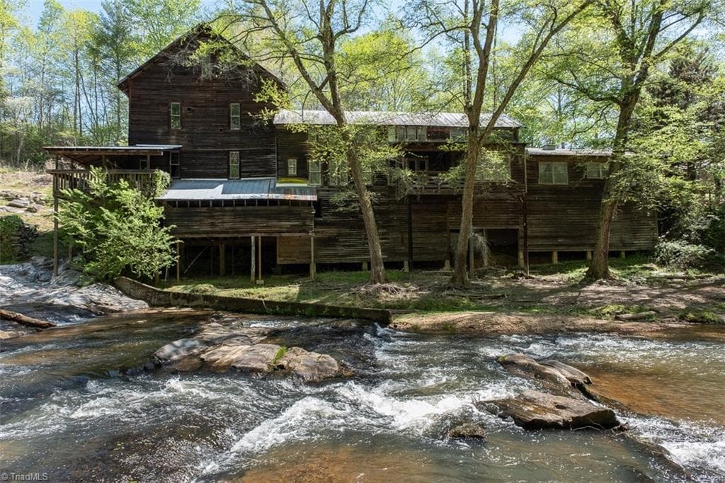 Remarks at 318 Elkin Creek Mill Road, Elkin NC 28621, photo 2 of 50