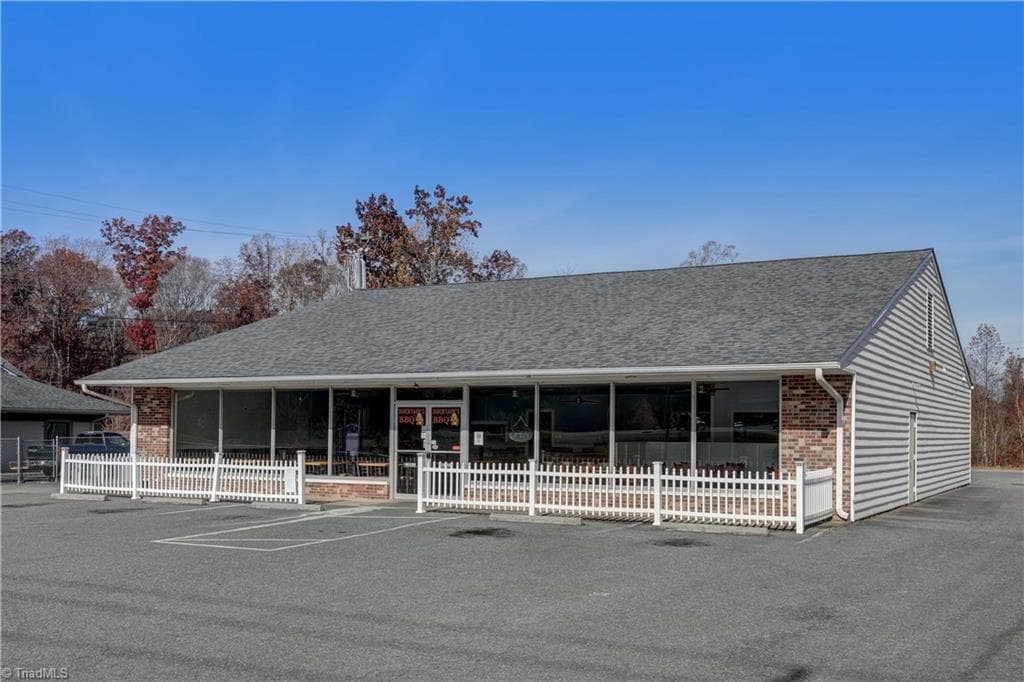 247 W Kings Highway, Eden NC 27288
