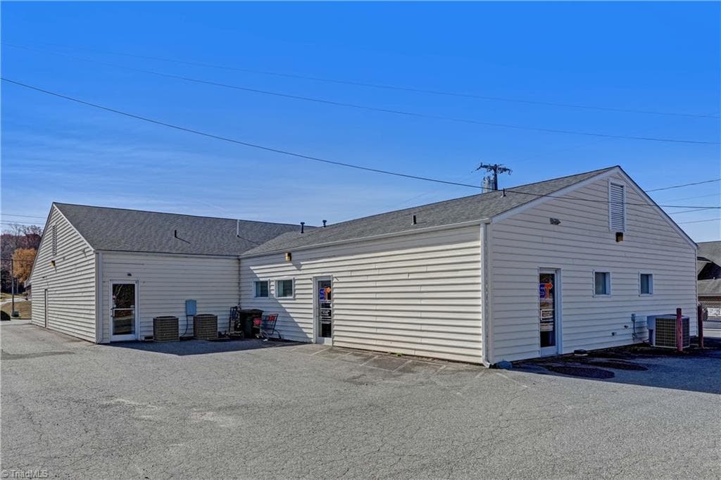 Remarks at 247 W Kings Highway, Eden NC 27288, Eden, photo 65 of 100