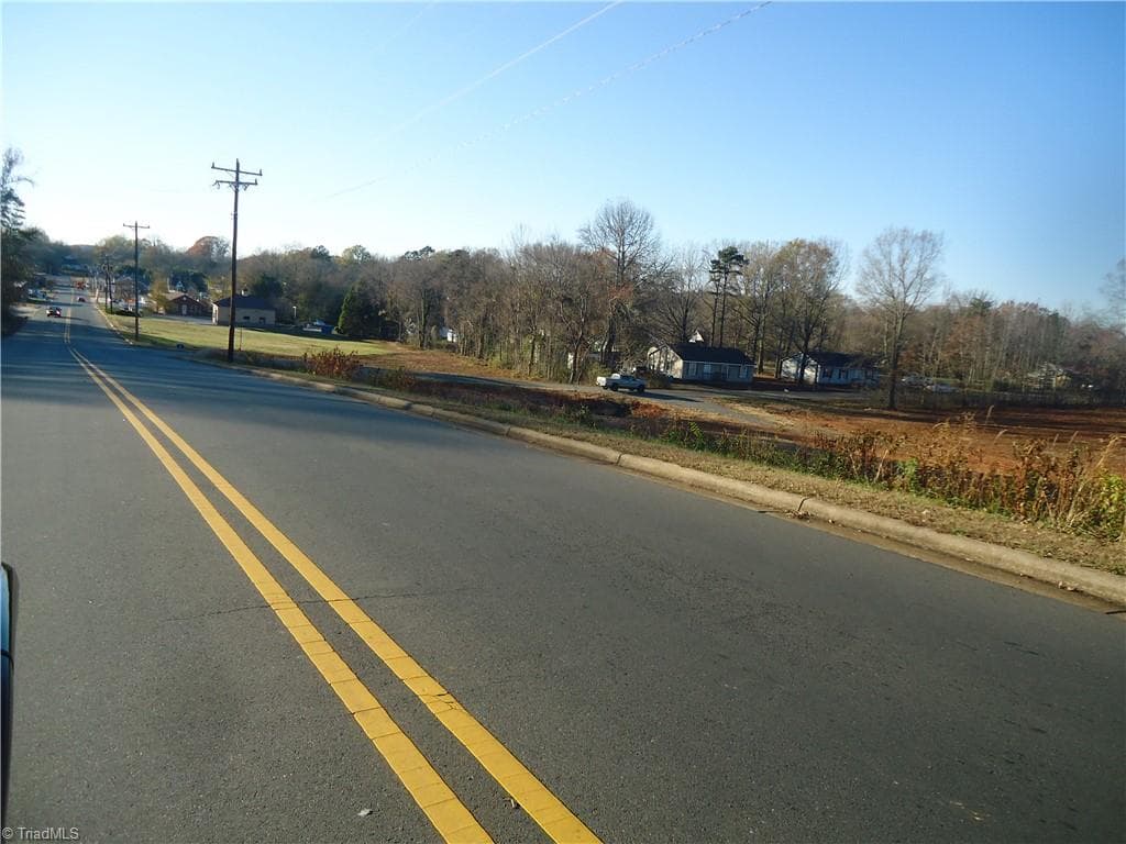 Retail at 243 E 1st Street, Denton NC 27239, photo 3 of 7