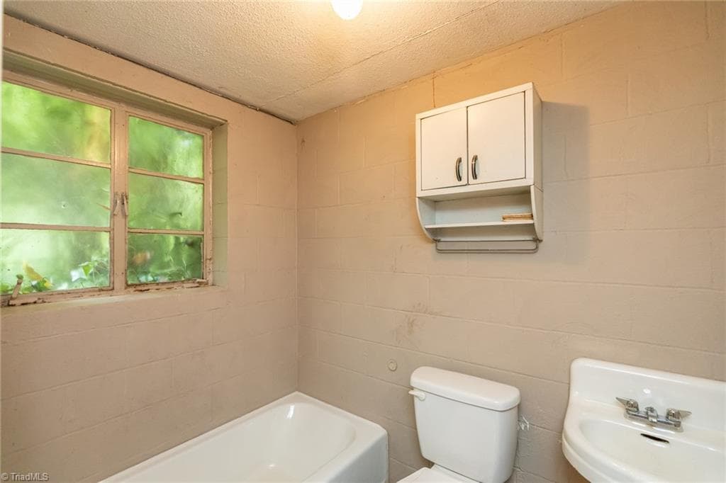 Stick/Site Built at 1907 Pembroke Road, Greensboro NC 27408, photo 37 of 50