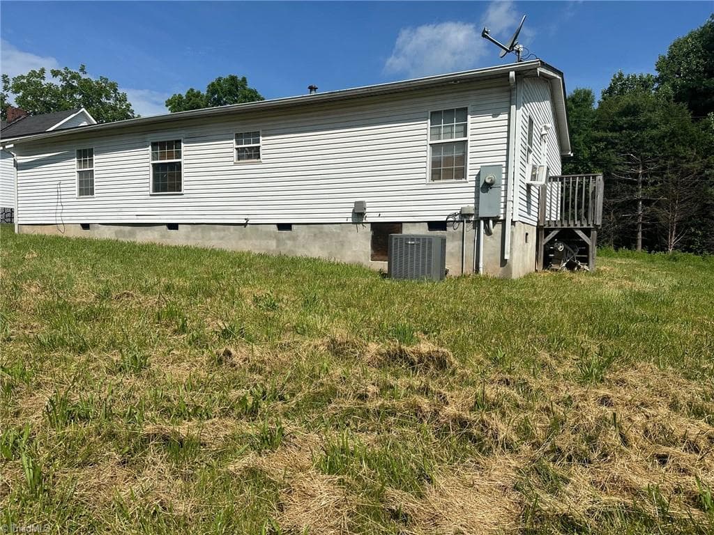 Manufactured Home at 100 Springs Court, Stony Point NC 28678, Stony Point, photo 5 of 22