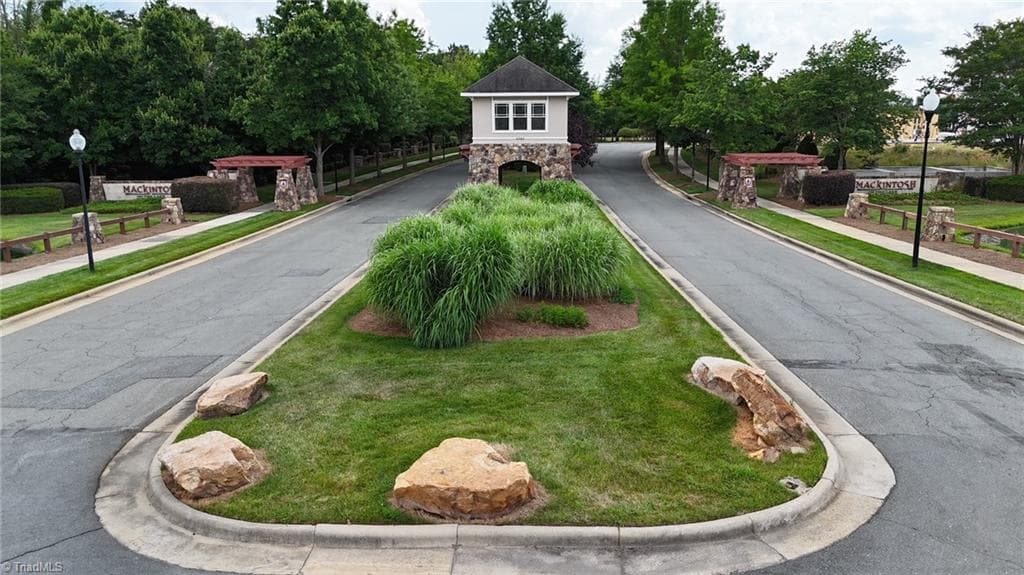Single Family Residence at 3935 Kincade Drive, Burlington NC 27215, Burlington, photo 4 of 5