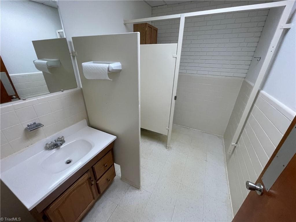 Office at 102-C W 1st Avenue, Lexington NC 27292, Lexington, photo 11 of 24
