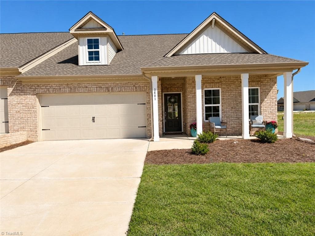 Stick/Site Built at 3601 Townland Circle, Clemmons NC 27012, photo 2 of 38