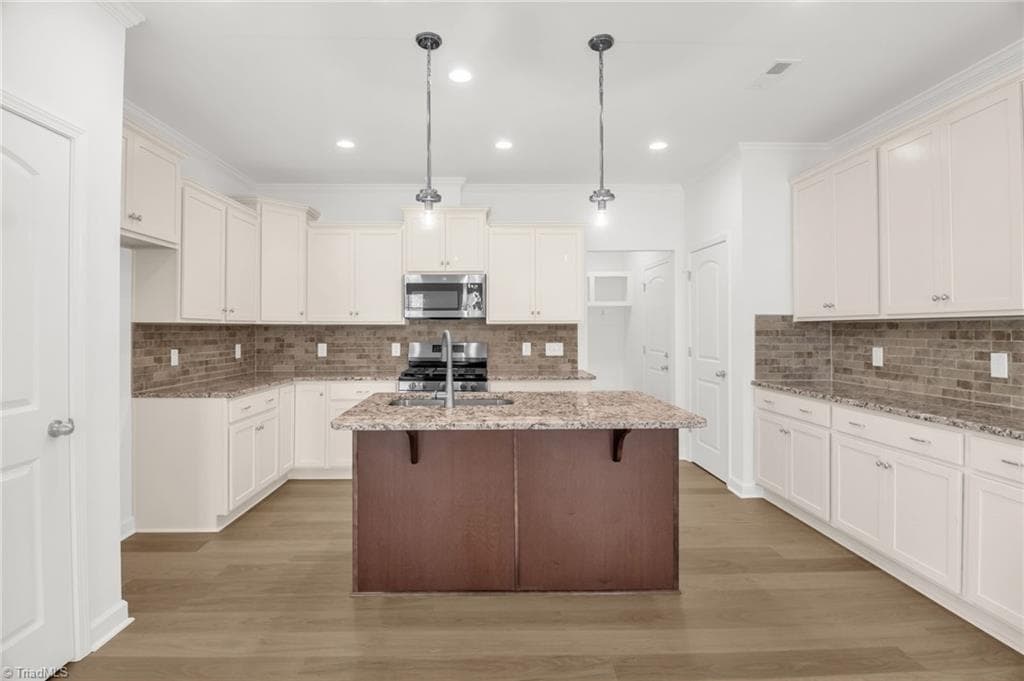 3607 Townland Circle, Clemmons NC 27012