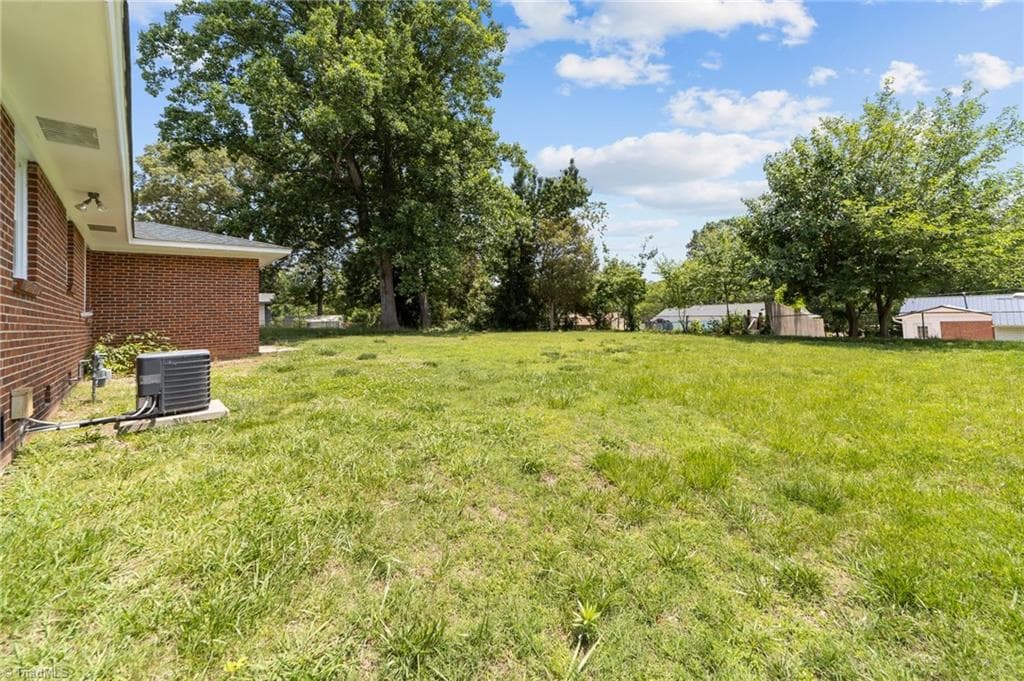 Stick/Site Built at 2507 Fontaine Road, Greensboro NC 27407, photo 28 of 34